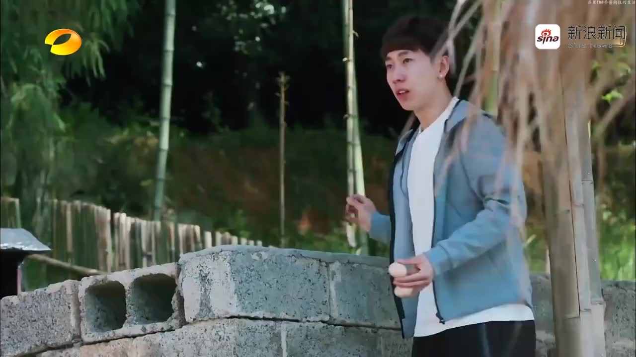 ‖ 向往的生活 黄磊厨艺有接班人了,张艺兴帮着切肉择