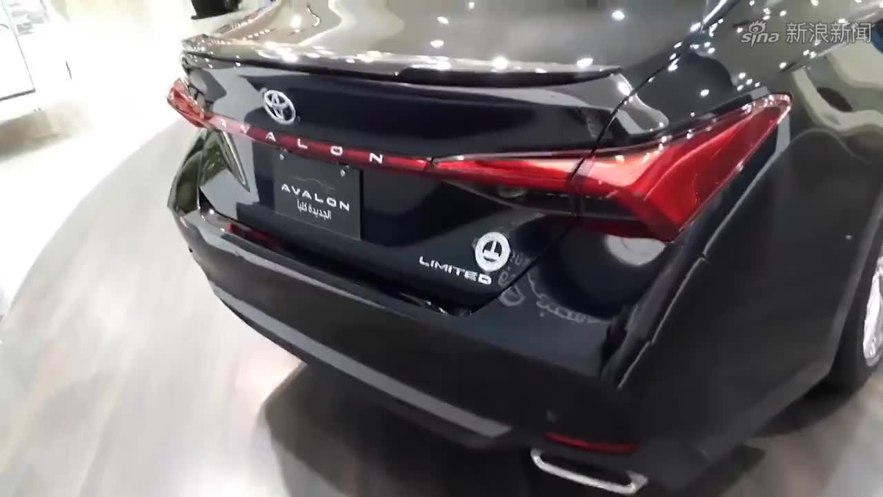 2020款丰田亚洲龙hybrid版
