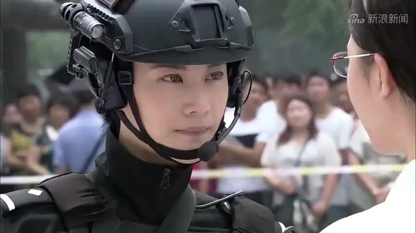 特警力量:小雅烂醉如泥,熊三带她回房休息,没想到结果