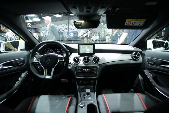 奔驰GLA45 AMG广州车展上市 售价57.8万元