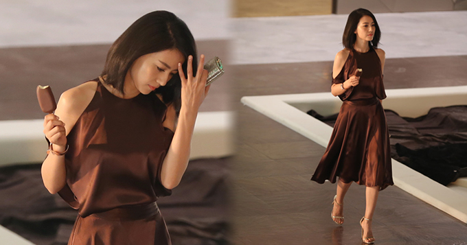 女神好丝滑！高圆圆吃雪糕走T台美爆