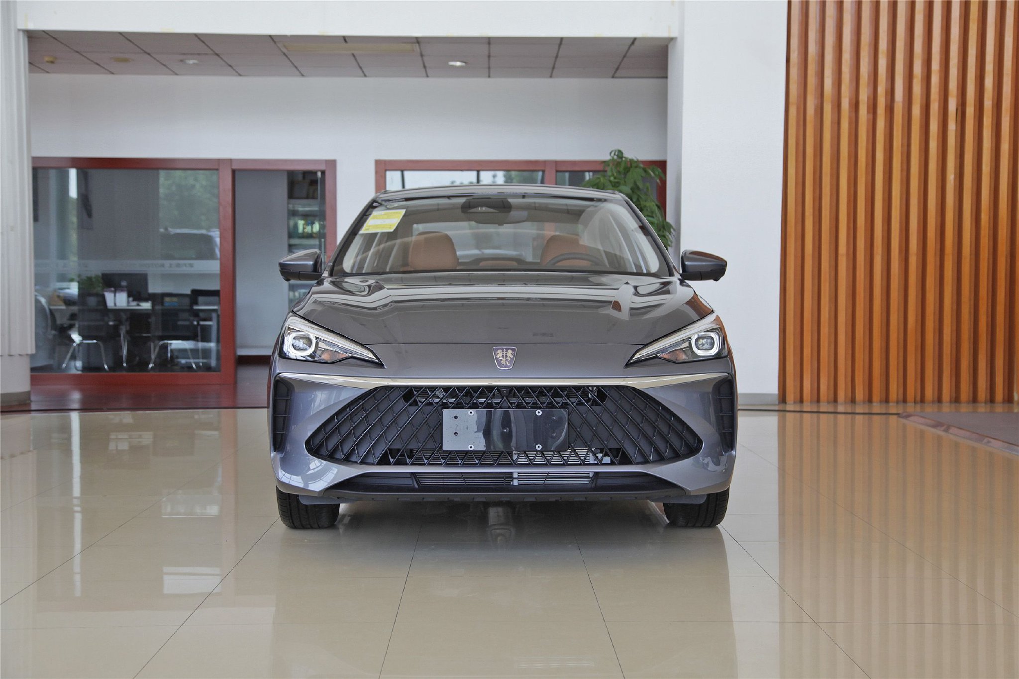 风格大变样 到店实拍全新一代荣威i5