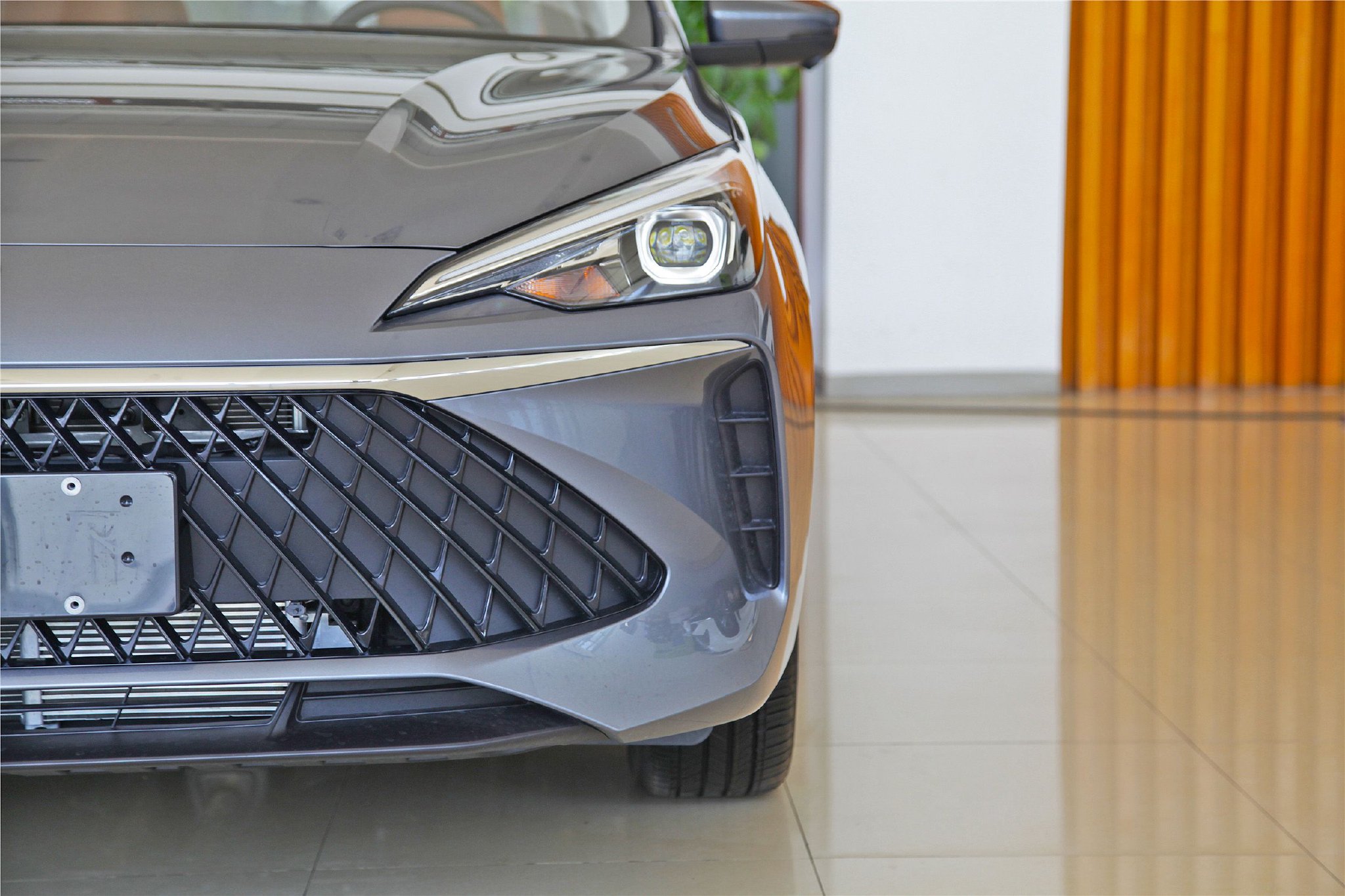 风格大变样 到店实拍全新一代荣威i5