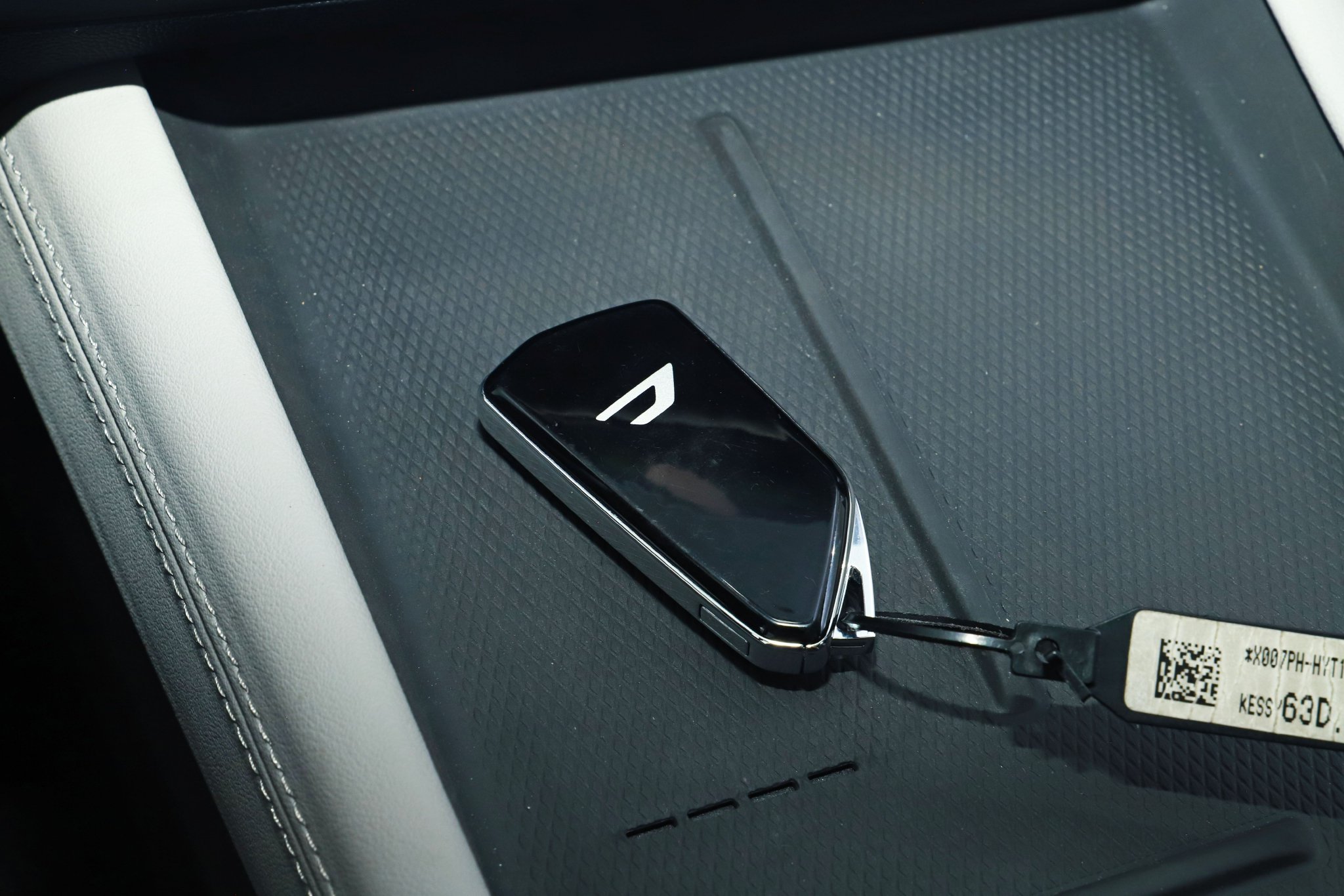 “大众味儿”越来越浓了 静态体验捷达VS8