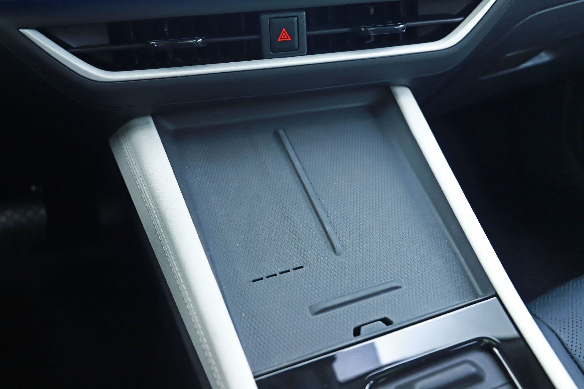 “大众味儿”越来越浓了 静态体验捷达VS8