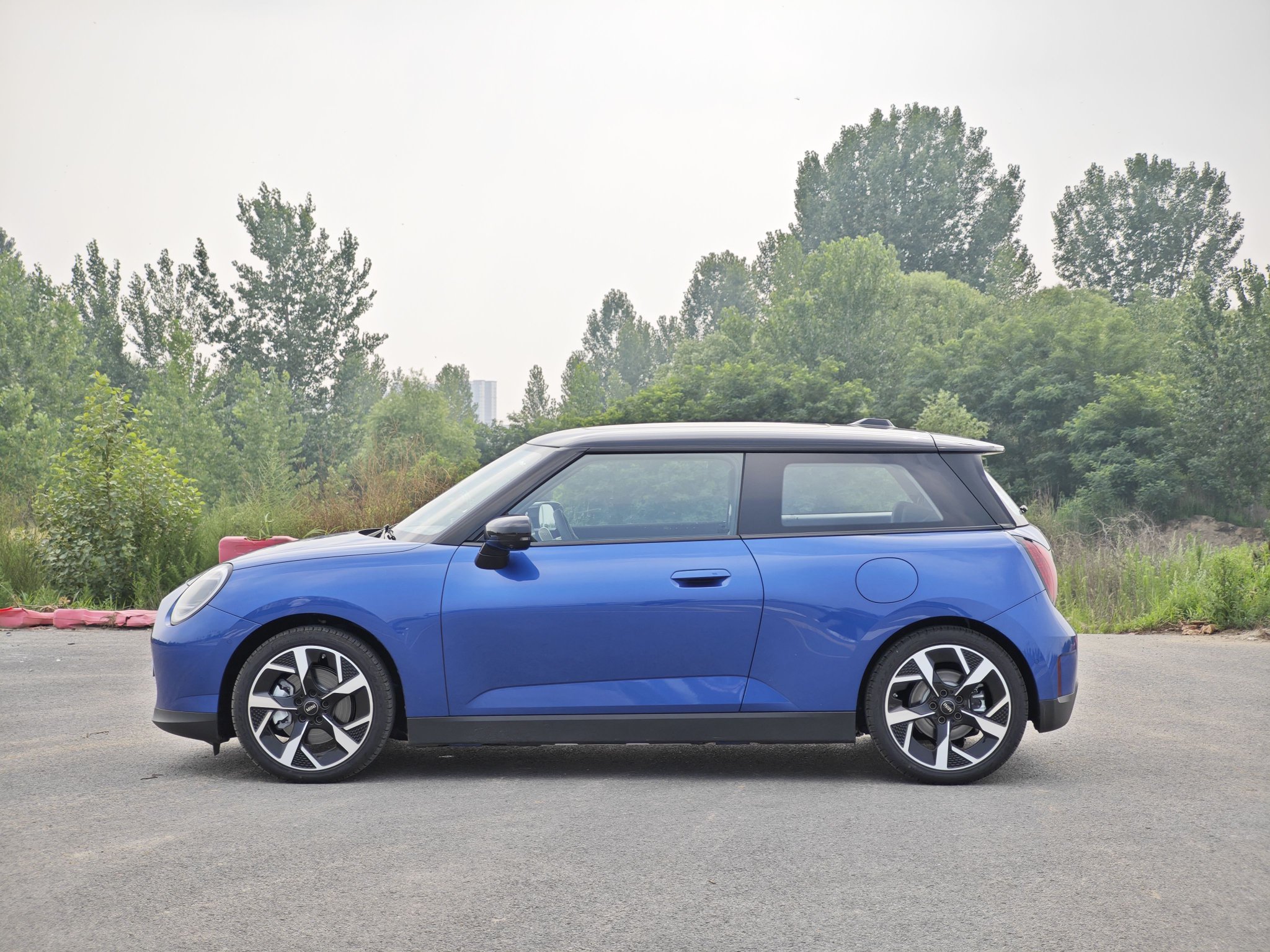 全新MINI COOPER纯电家族上市 售价18.98-26.68万元