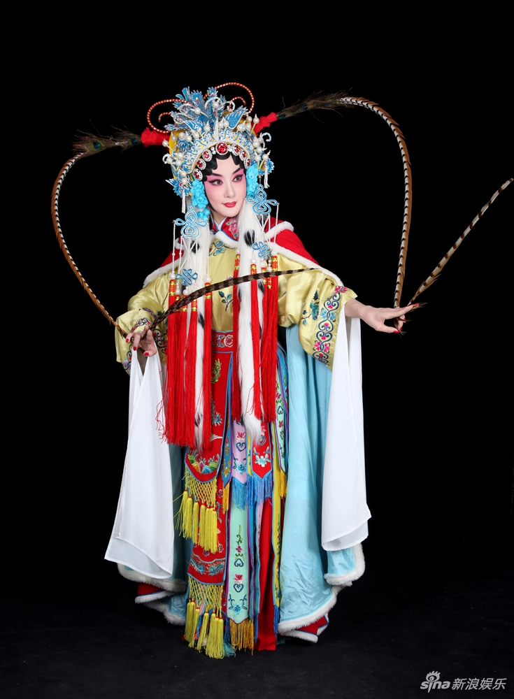 组图:李依晓京剧大片曝光 演绎正统国粹风范