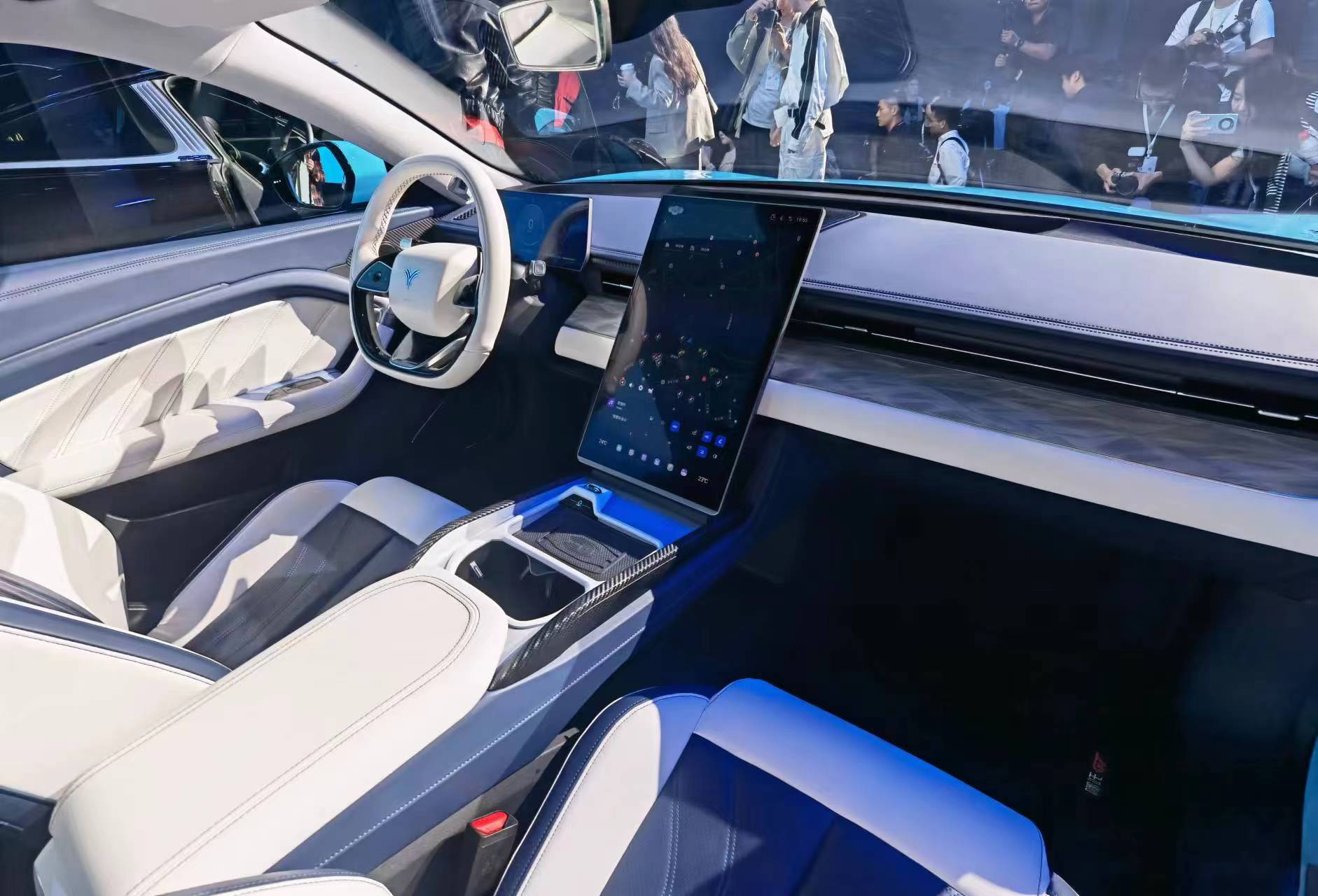 哪吒X正式上市 哪吒GT推运动版套件