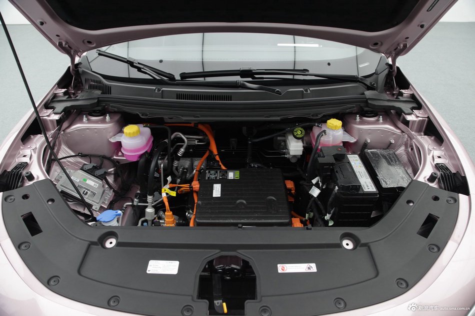 哪吒X正式上市 哪吒GT推运动版套件