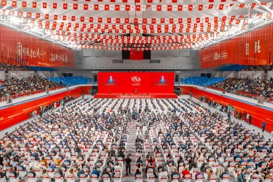 陈东升：祝母校武汉大学130周年生日快乐