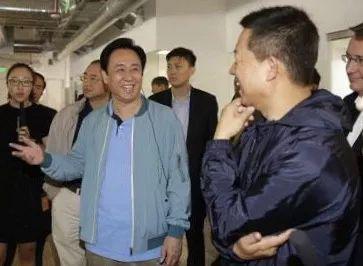 今年7月,许家印应贾跃亭之邀请赴美考察FF总部