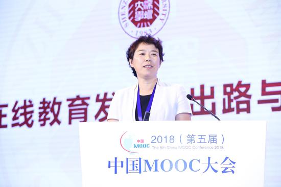 深圳大学MOOC办主任、教师发展中心主任、教务处副处长、UOOC联盟常务副秘书长孙忠梅