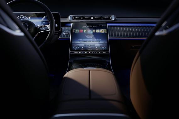 汽车发明者 再一次发明汽车 全新一代奔驰S级内饰及技术细节曝光