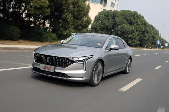 自我颠覆式的进步 试驾全新第三代奔腾B70