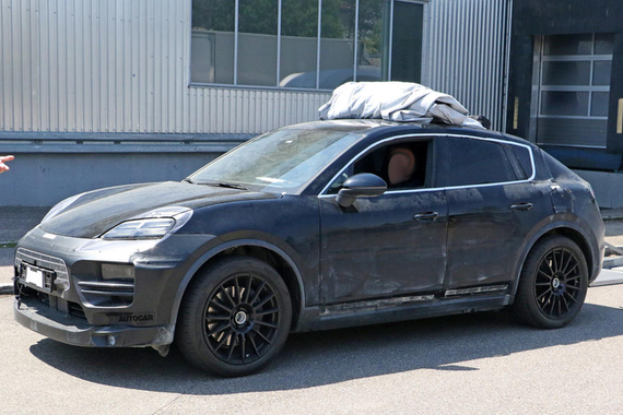 2022款保时捷Macan电动版内饰照曝光，较现款燃油版车型差异明显