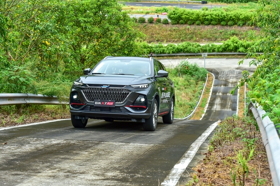 百公里加速8.23s 长安欧尚X7 PLUS性能测试