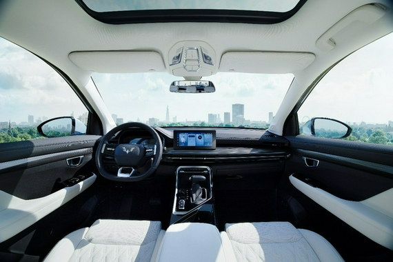 五菱汽车公布“星辰Asta”车型标识 内饰更多细节曝光