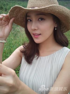 吴佳尼泰国出游遭偷拍 网友误认成申世京|刘诗诗|申世京|柳真_新浪娱乐_新浪网