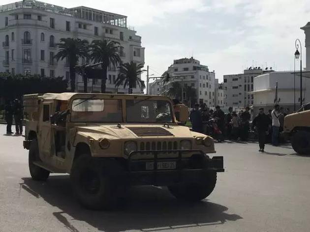 《红海行动》剧组在摩实景拍摄现场