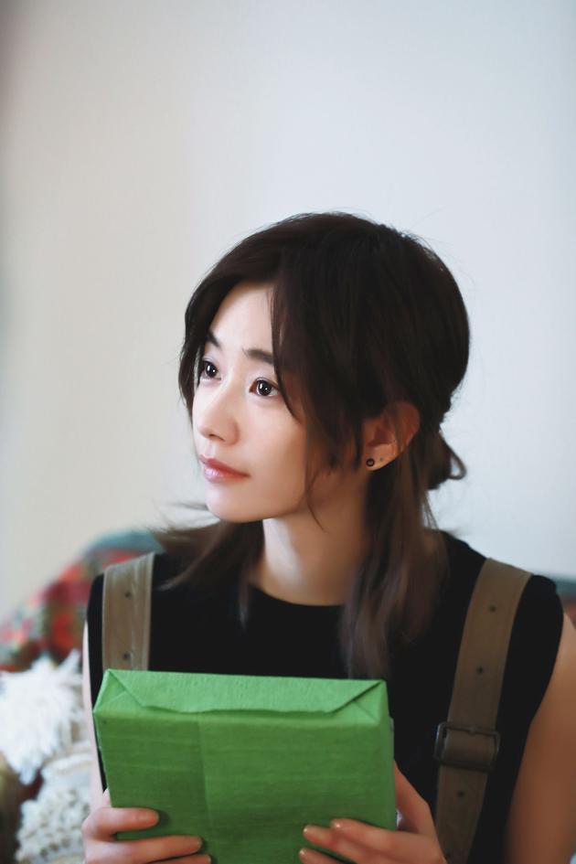 刘雅瑟长发森系感十足