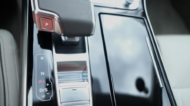 直冲脑门的“德”味 试驾奥迪A8L加剧了我的精神内耗