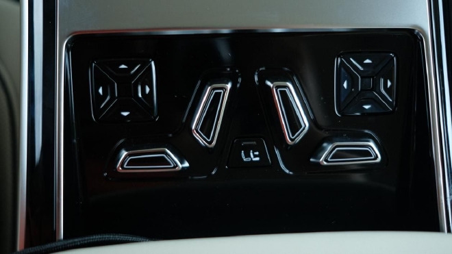 直冲脑门的“德”味 试驾奥迪A8L加剧了我的精神内耗