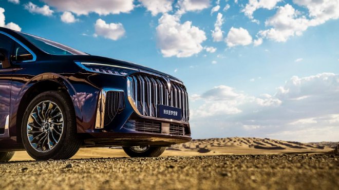 2024款新岚图梦想家开启预订 三电全面焕新