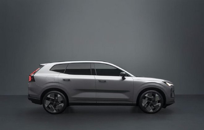 沃尔沃XC70搭SMA超级混动架构 纯电续航200km+