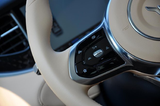 试驾新岚图FREE 外观换新+百度Apollo赋能