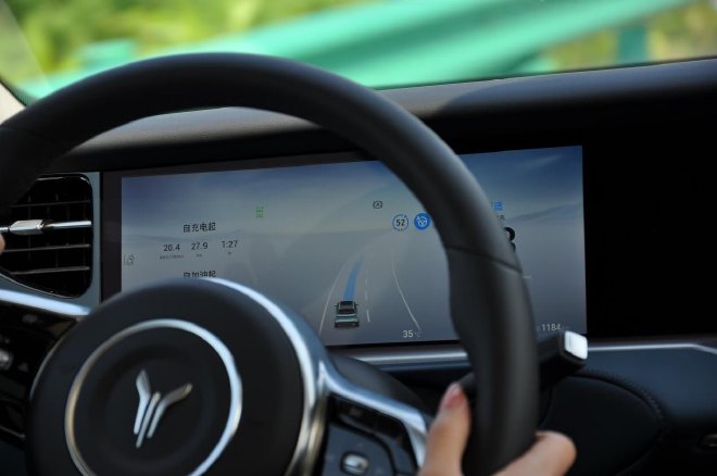 试驾新岚图FREE 外观换新+百度Apollo赋能