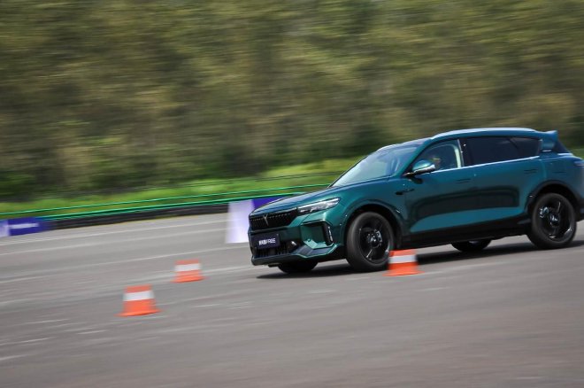 试驾新岚图FREE 外观换新+百度Apollo赋能