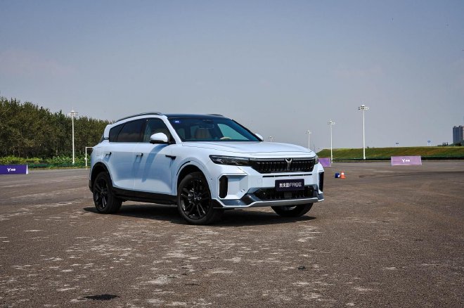 试驾新岚图FREE 外观换新+百度Apollo赋能