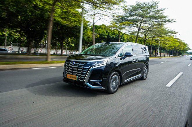 底盘/智驾/座舱等六部分均升级 试驾2025款腾势D9