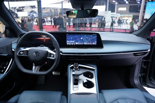 2023上海车展:全新MG7车展亮相