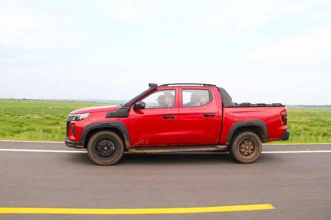 运动型越野皮卡 试驾长安览拓者探索版