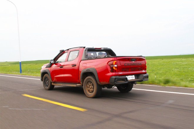 运动型越野皮卡 试驾长安览拓者探索版