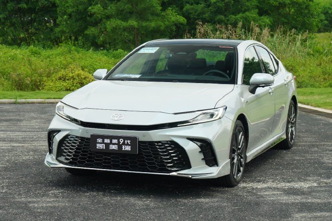 好开有劲还省油 试驾全新第9代凯美瑞 2.5HEV