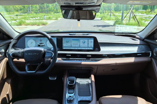 换装8AT变速器 试驾奇瑞艾瑞泽8 御+版车型