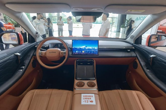 智能舒适再升级 静态体验第二代AION V座舱