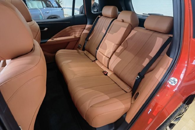 智能舒适再升级 静态体验第二代AION V座舱