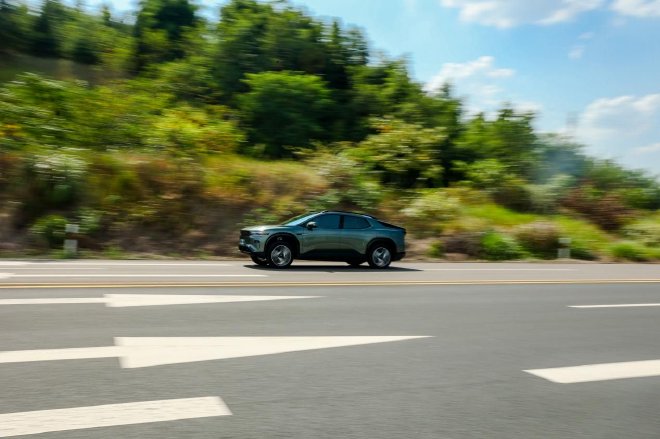 高环最高时速235km/h 长安汽车董事长亲测长安启源E07