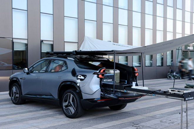 高环最高时速235km/h 长安汽车董事长亲测长安启源E07