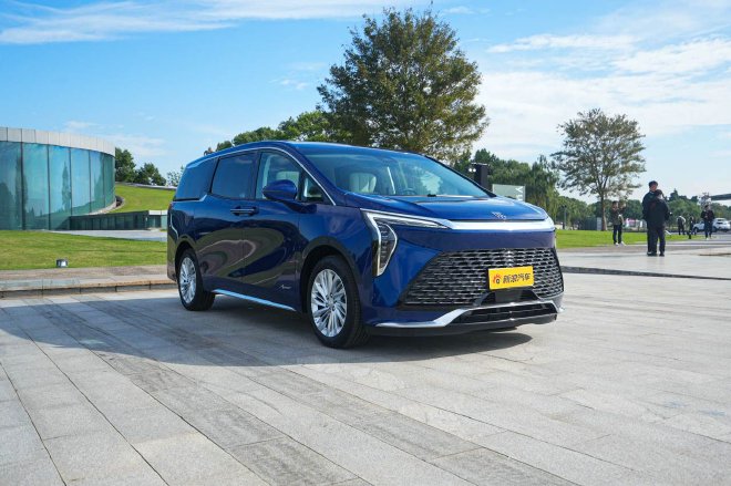 美系豪华行政MPV再升级 实拍2025款别克世纪CENTURY