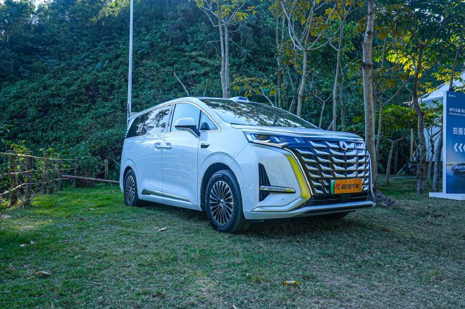 底盘/智驾/座舱等六部分均升级 试驾2025款腾势D9