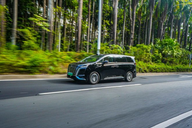 底盘/智驾/座舱等六部分均升级 试驾2025款腾势D9