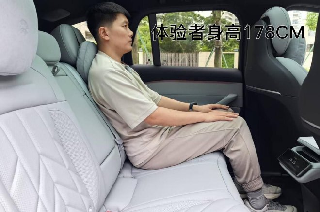 外观与科技的双重惊喜 抢先体验蔚来新ES6