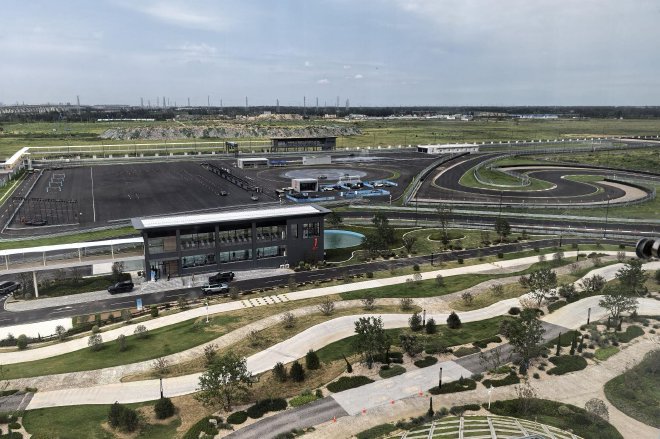 赛道新玩法 比亚迪全地形赛车场正式开业