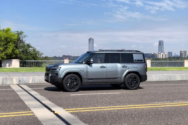 插混大五座SUV的全能选手 试驾方程豹钛7