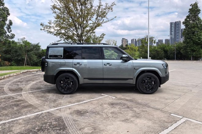 插混大五座SUV的全能选手 试驾方程豹钛7