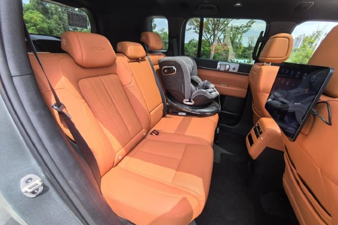 插混大五座SUV的全能选手 试驾方程豹钛7